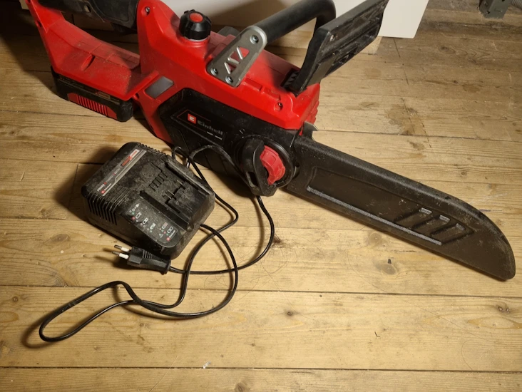 Motorsåg tyst batteridriven einhell ge-lc