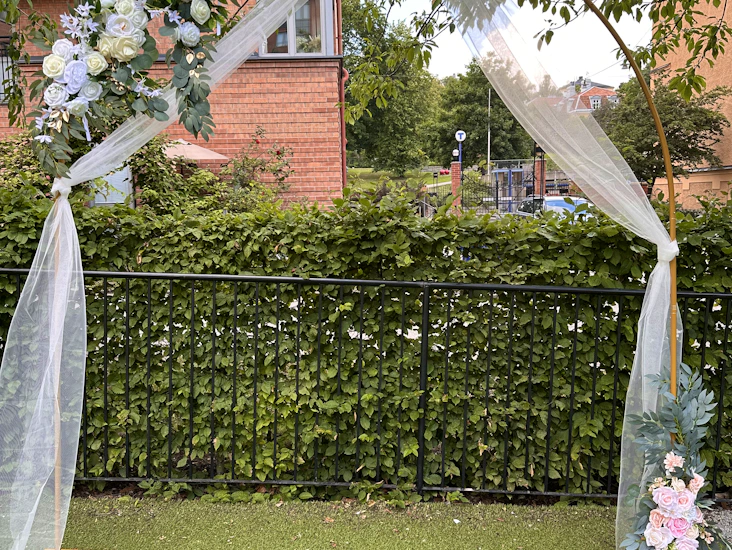 Bröllopsbåge ink blommor 🌸