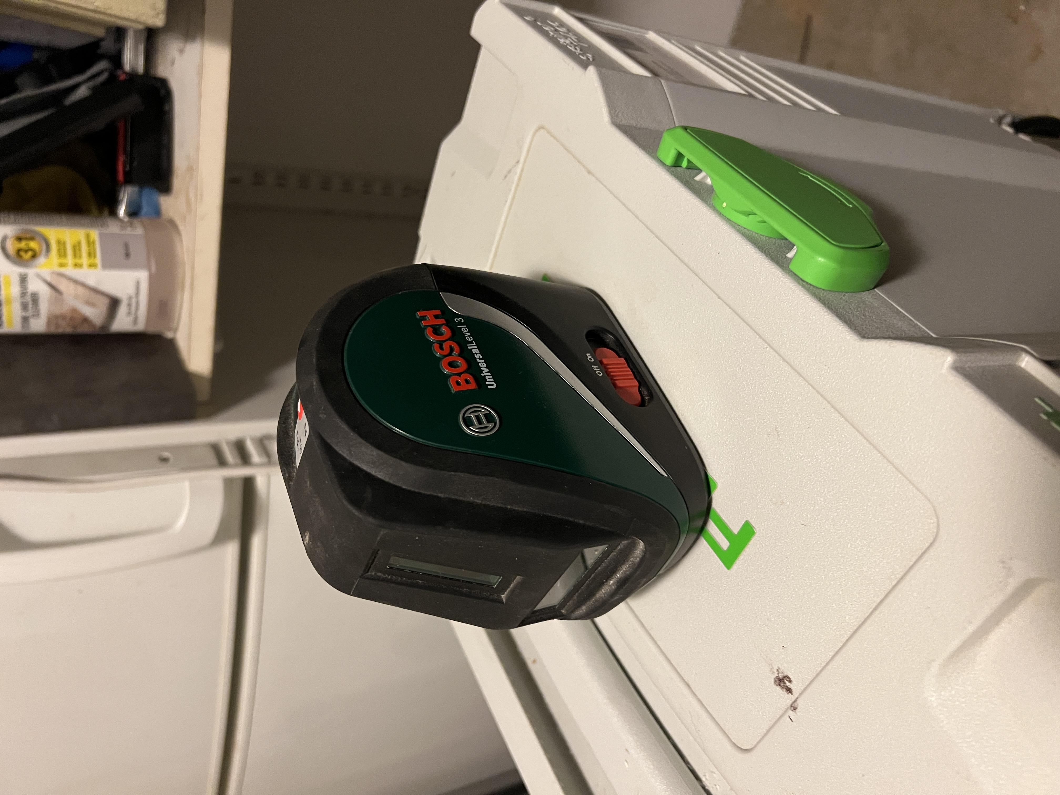 Krysslaser med stolpe