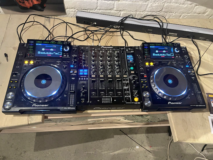 Pioneer cdj2000 + mixer djm-850