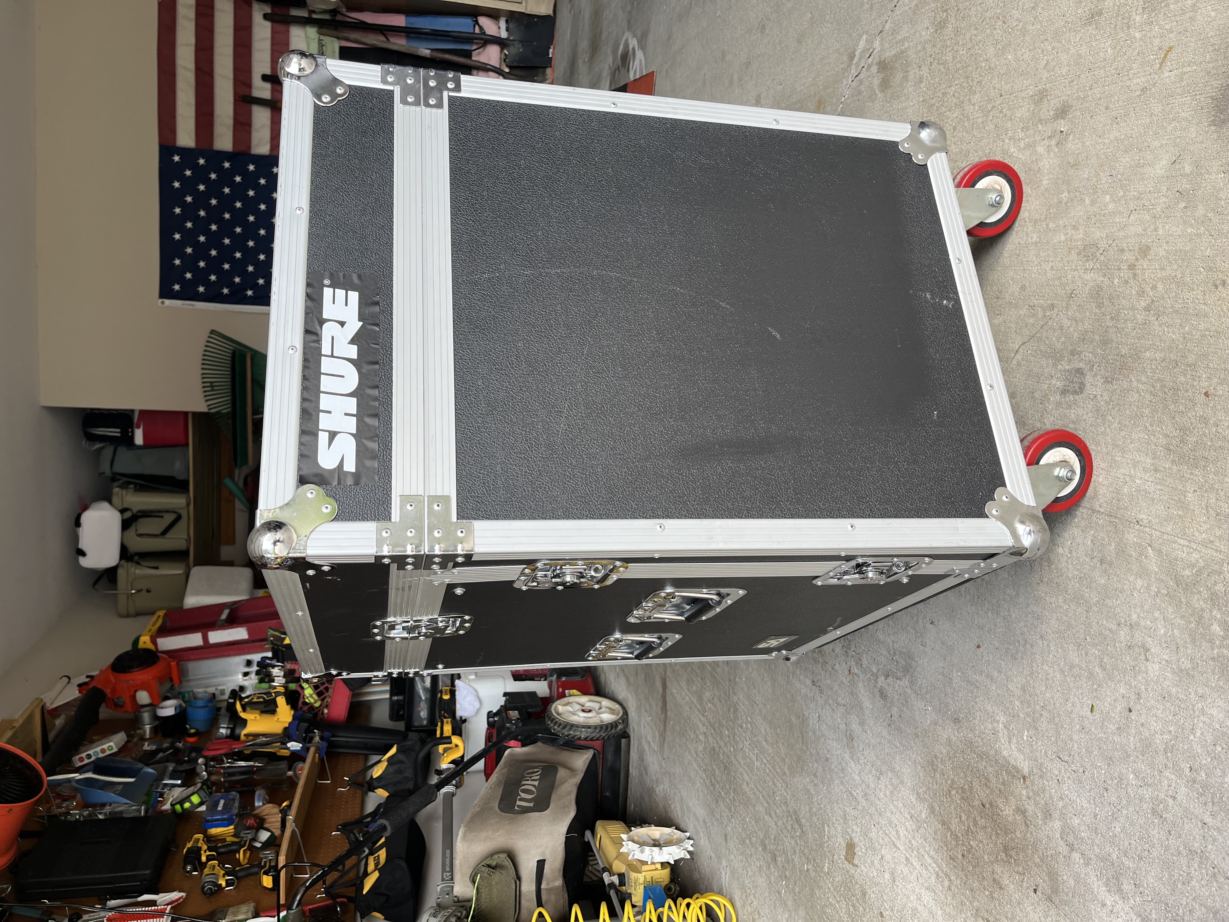 Allen & heath 16-channel mixer for rent – includes pro rack unit! 