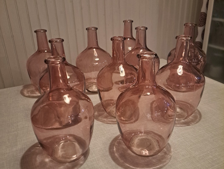 10 rosalila vaser/karaffer