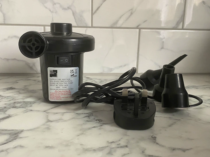 Electric air pump with 3 nozzles