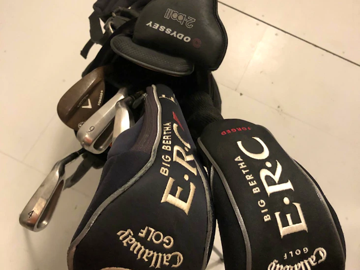 Komplett set golfklubbor med bag