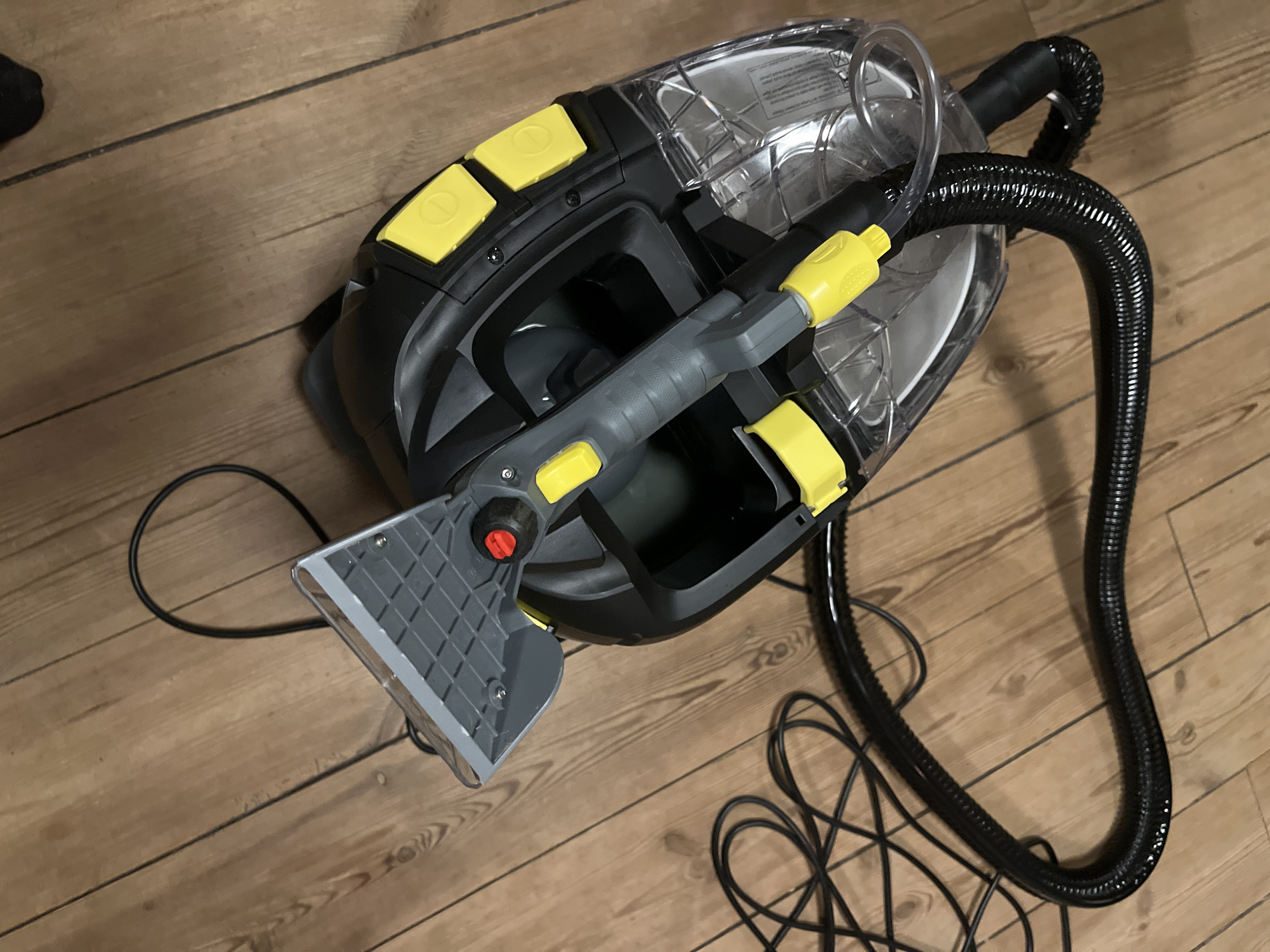 Textilvårdsmaskin kärcher puzzi 8/1