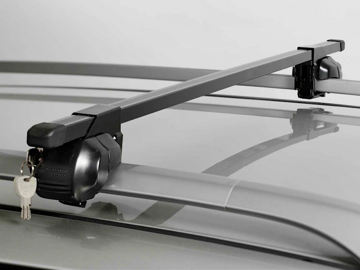 Lasthållare för takreling