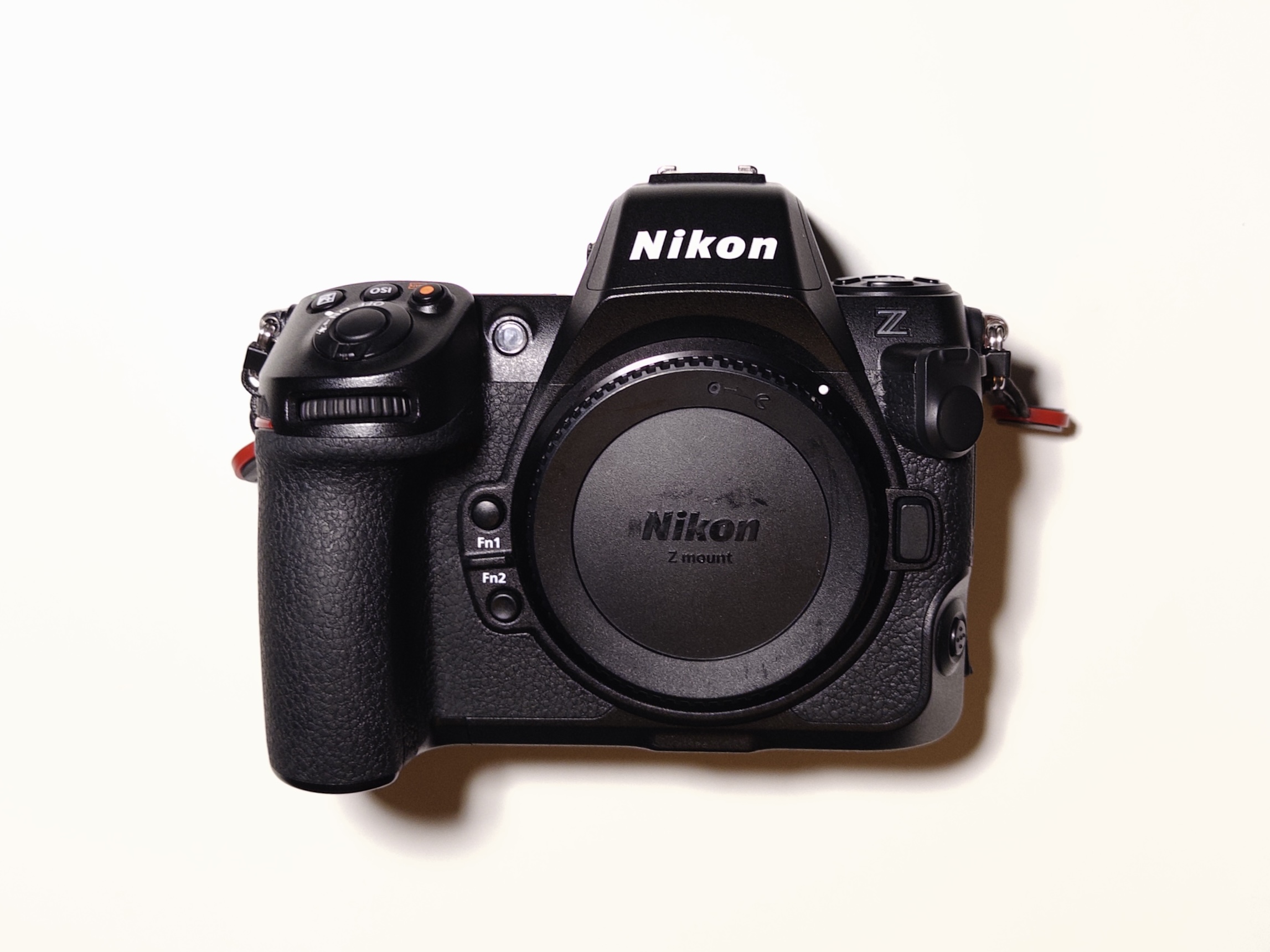 Nikon z8 med minneskort & 2 batterier.