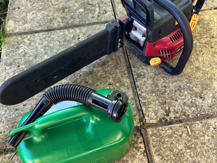 Petrol powered chainsaw