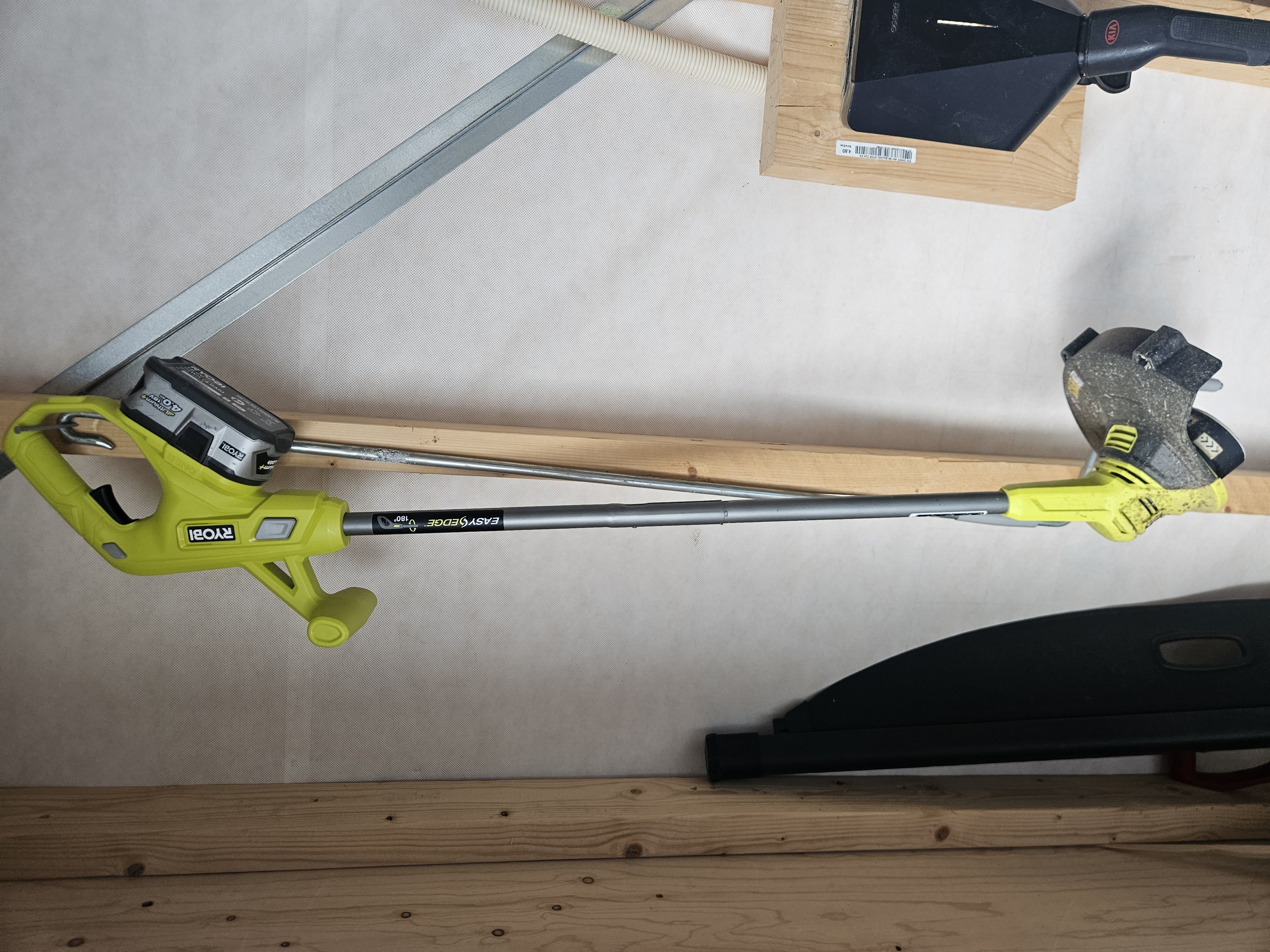 Ryobi batteridrevet kantklipper