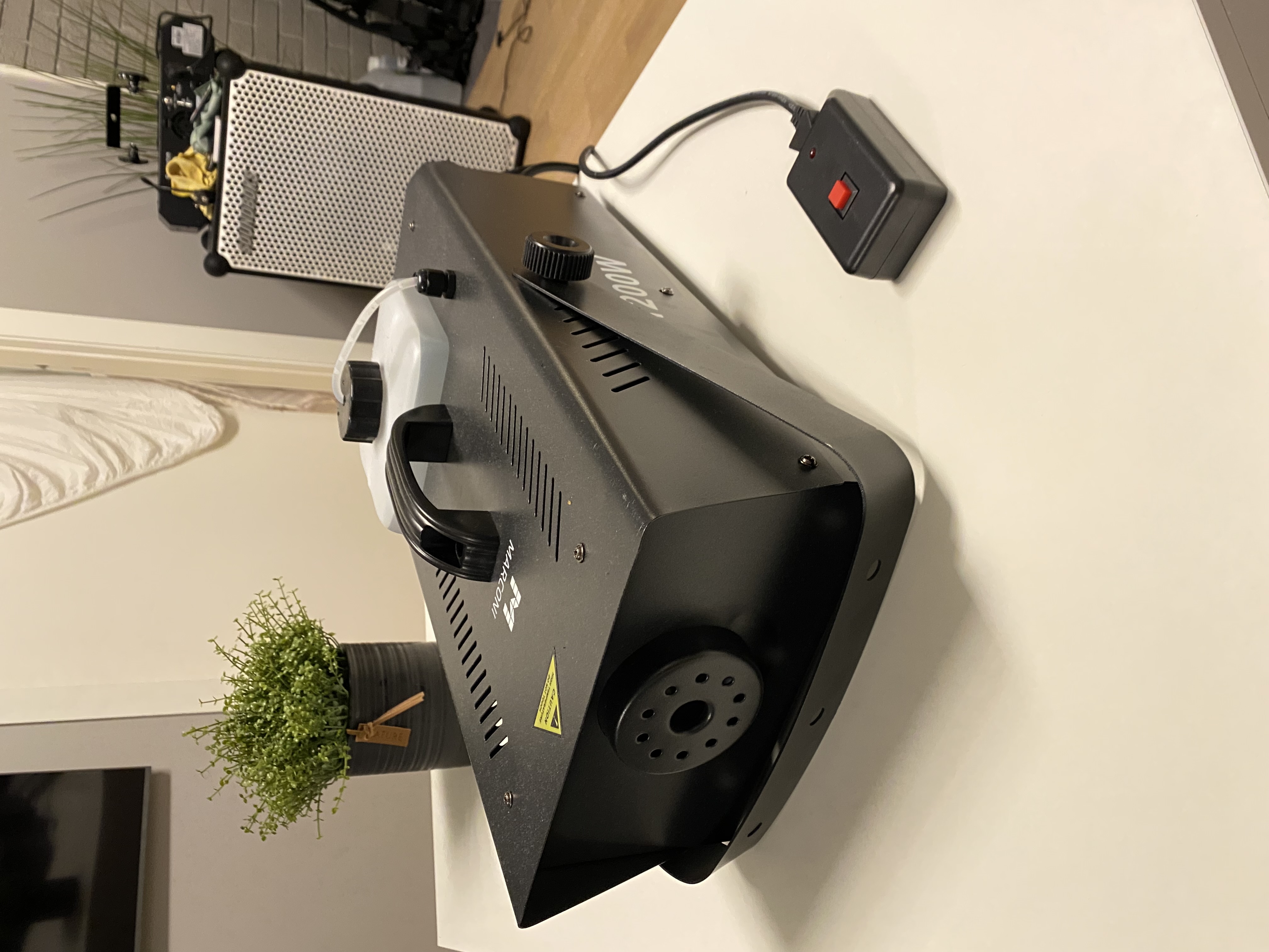 Kraftig røykmaskin 1200w – perfekt til fest, event & dj