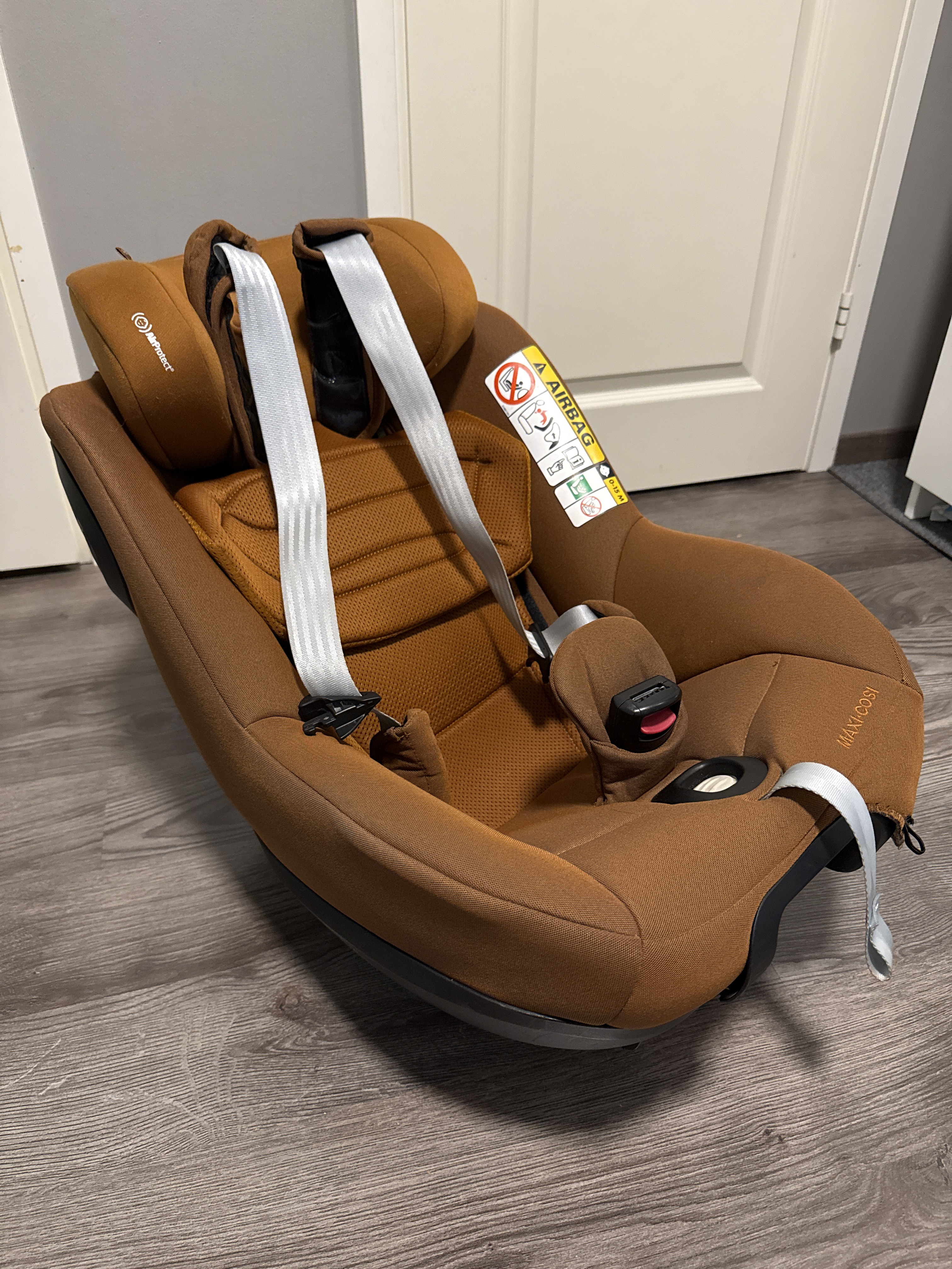 Lastenistuin isofix-kiinnityksellä