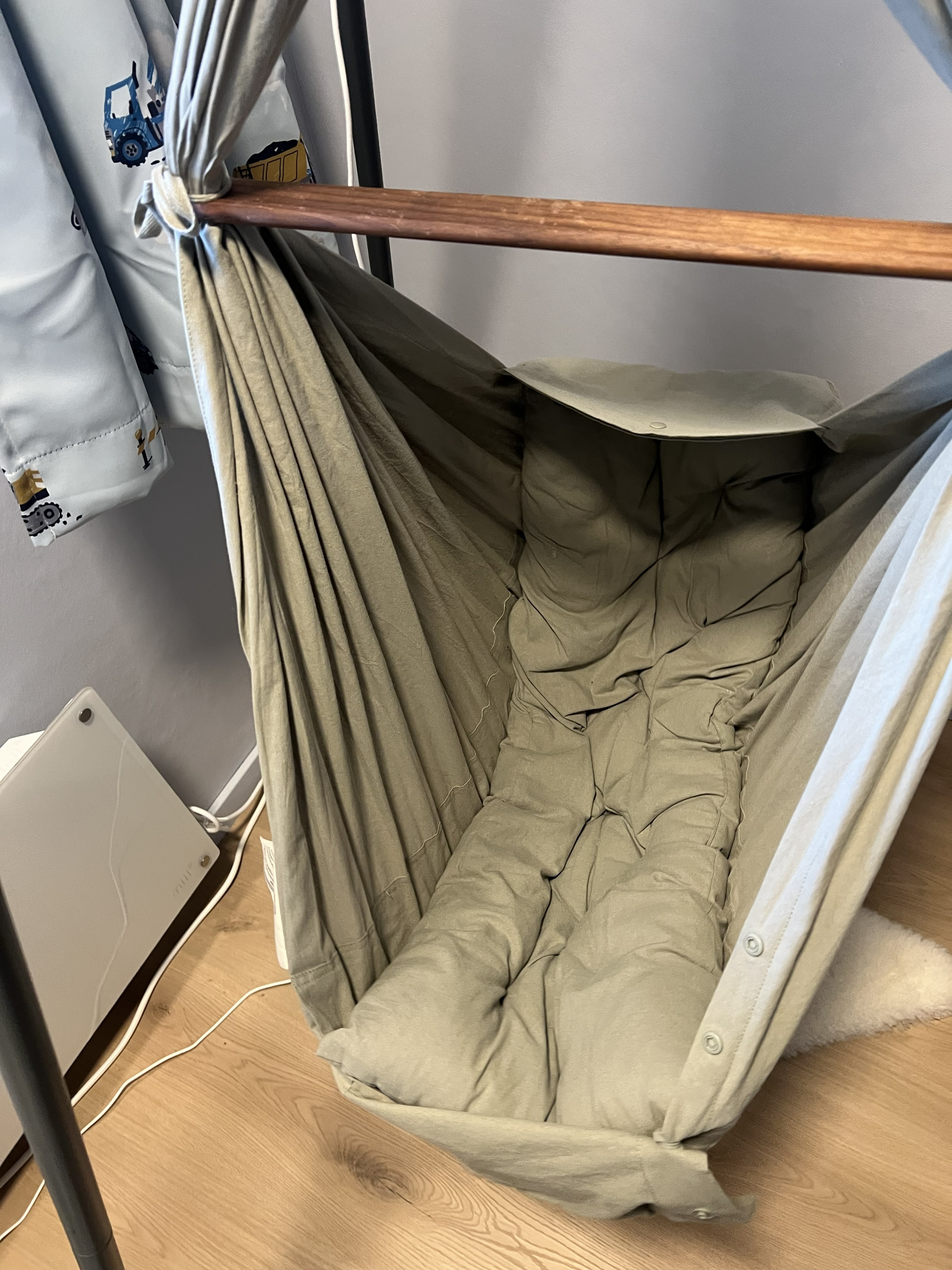  moonboon med motor, white noise-høyttaler og mulighet for appstyring