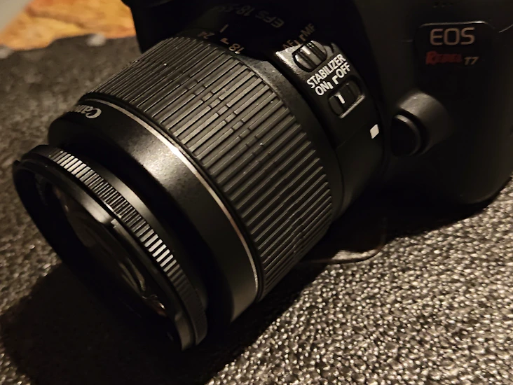 Canon eos rebel t7 + canon ef-s 18-55 is lens