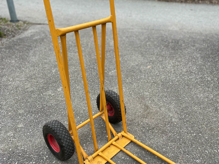 Stabil pirra, transportkärra