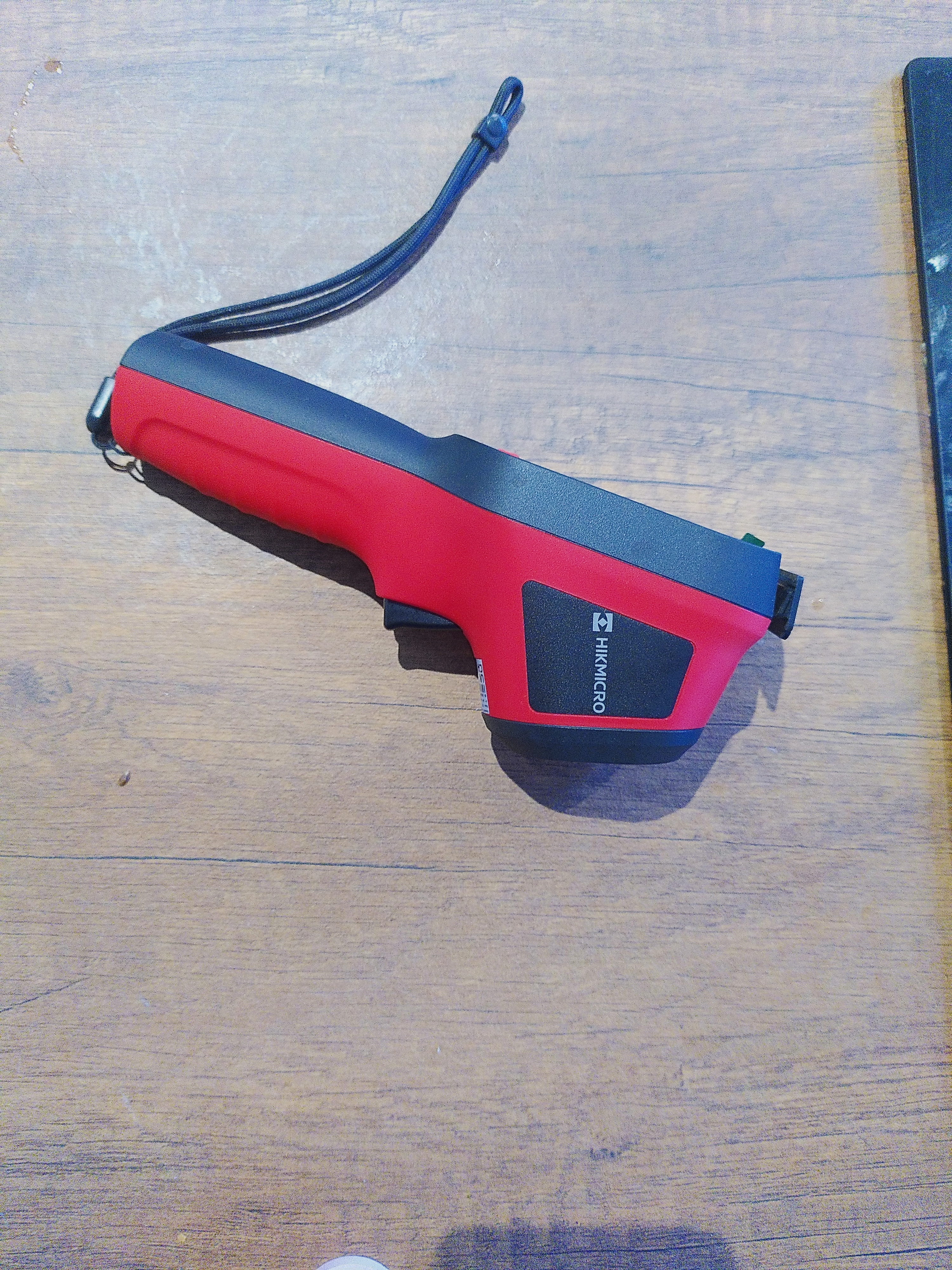 Handheld thermal imaging camera