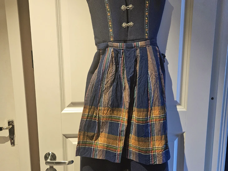 Nordlandsbunad før barn 6-8 år