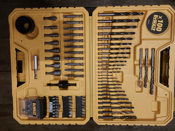 Dewalt 100x drill bit set