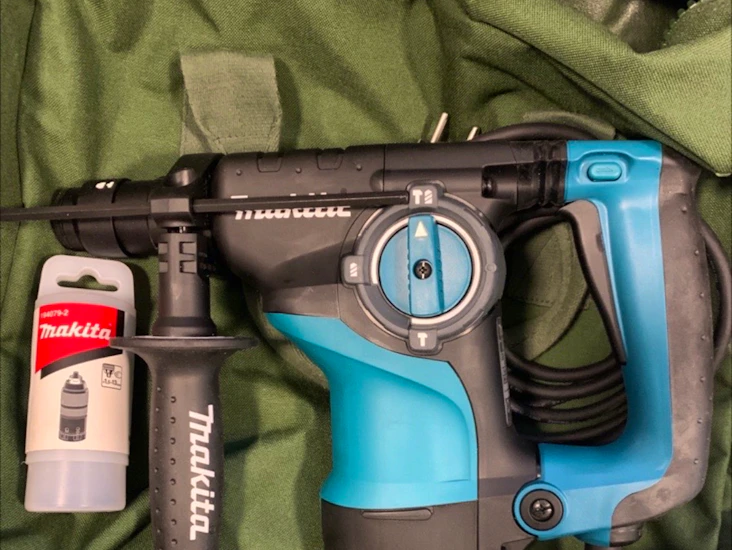 Borrhammare/bilmaskin m borr/mejselsats