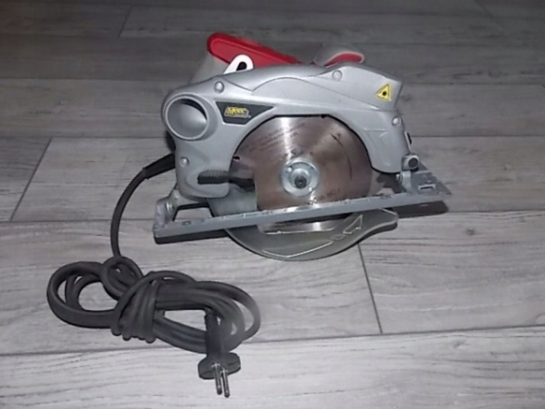 Meec cirkelsåg med laserlinje