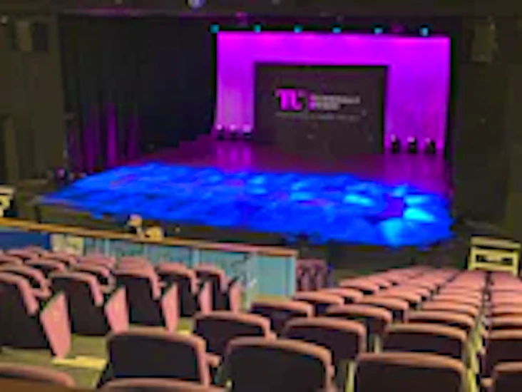 Led video wall screen - 5 metre x 3 metre - delivered/set up