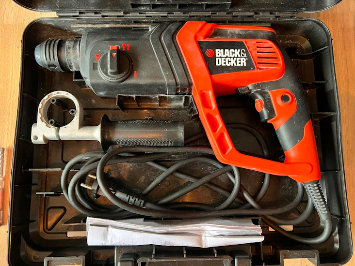 Black&decker borhammer 1.8j med ulike bor