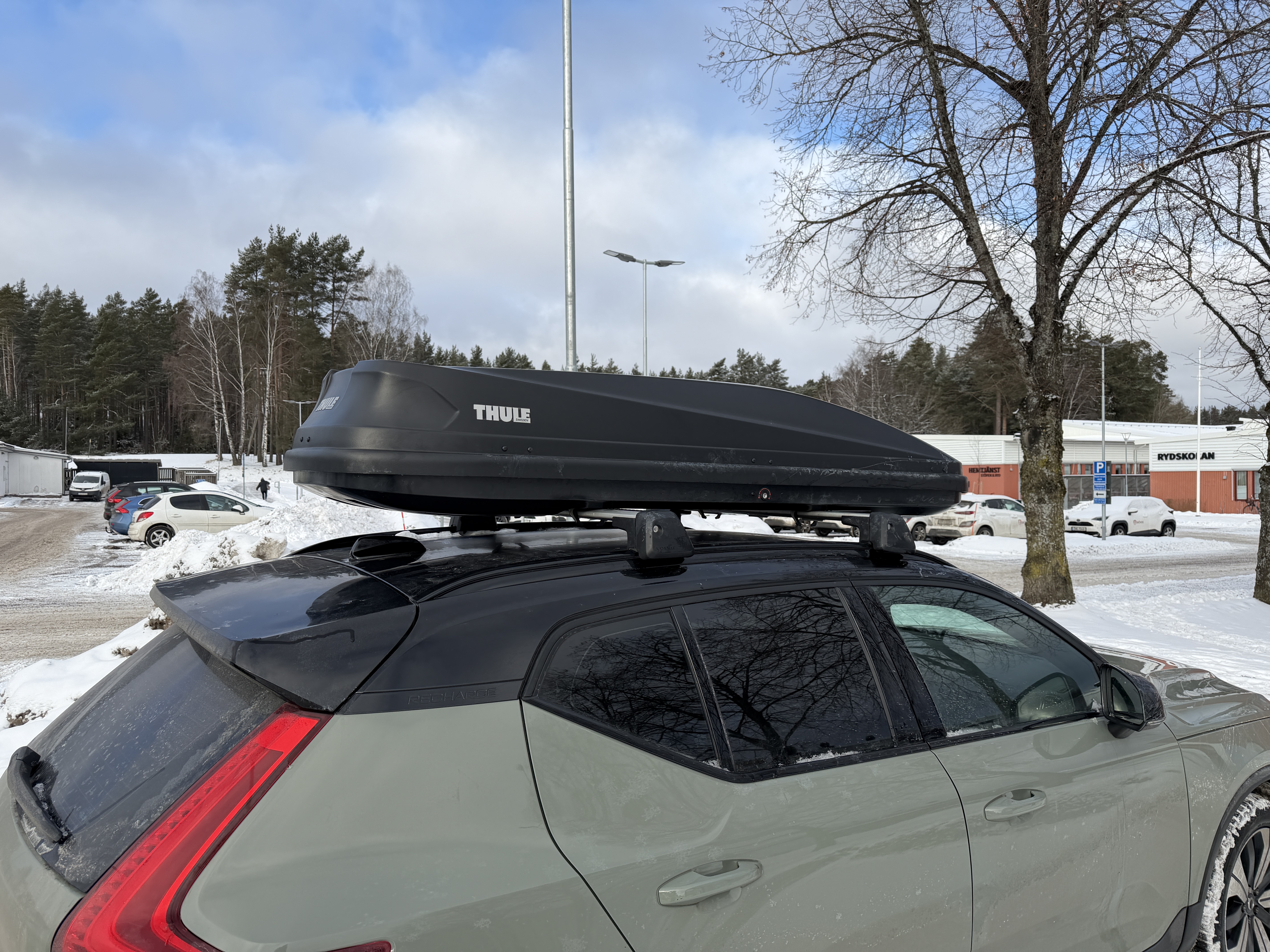 Thule takbox (220cm) med volvo originalräcken