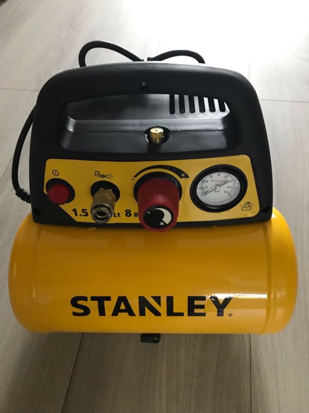 Stanley kompressor til leie