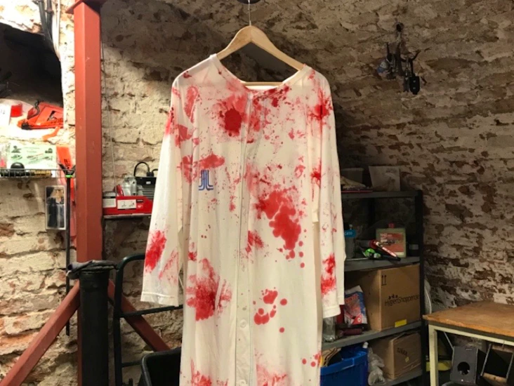 Blodig äkta landstingets patient + tillbehör