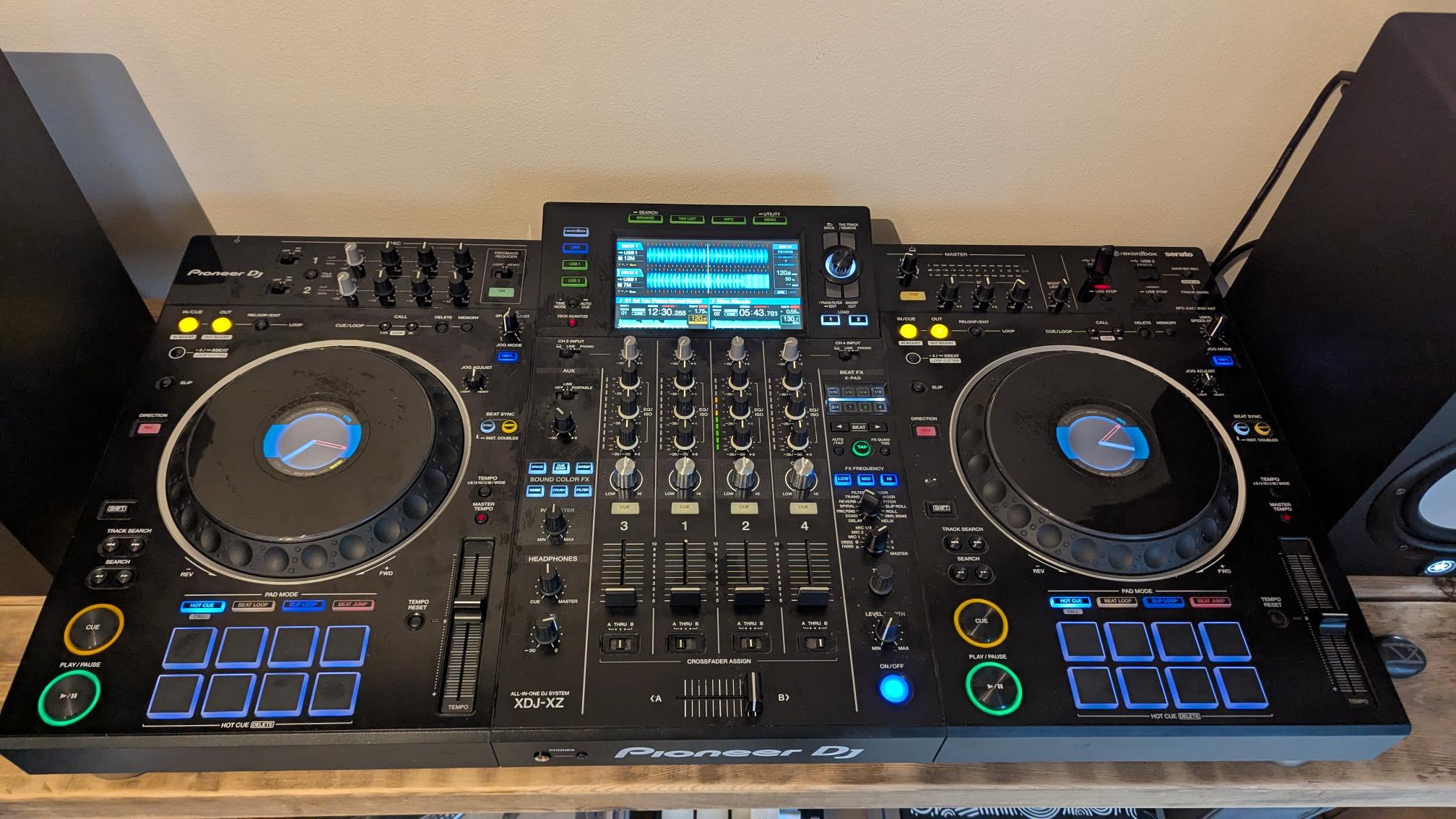 Pioneer xdj-xz dj controller – standalone / rekordbox / serato