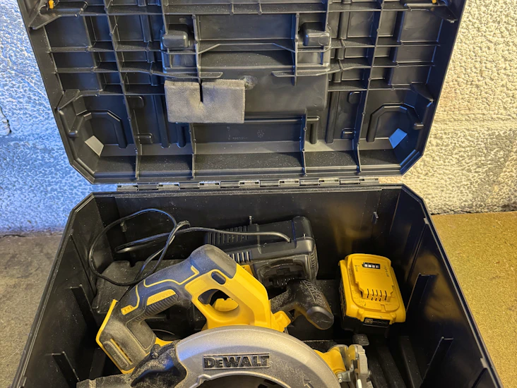Dewalt batteridreven håndsirkelsag