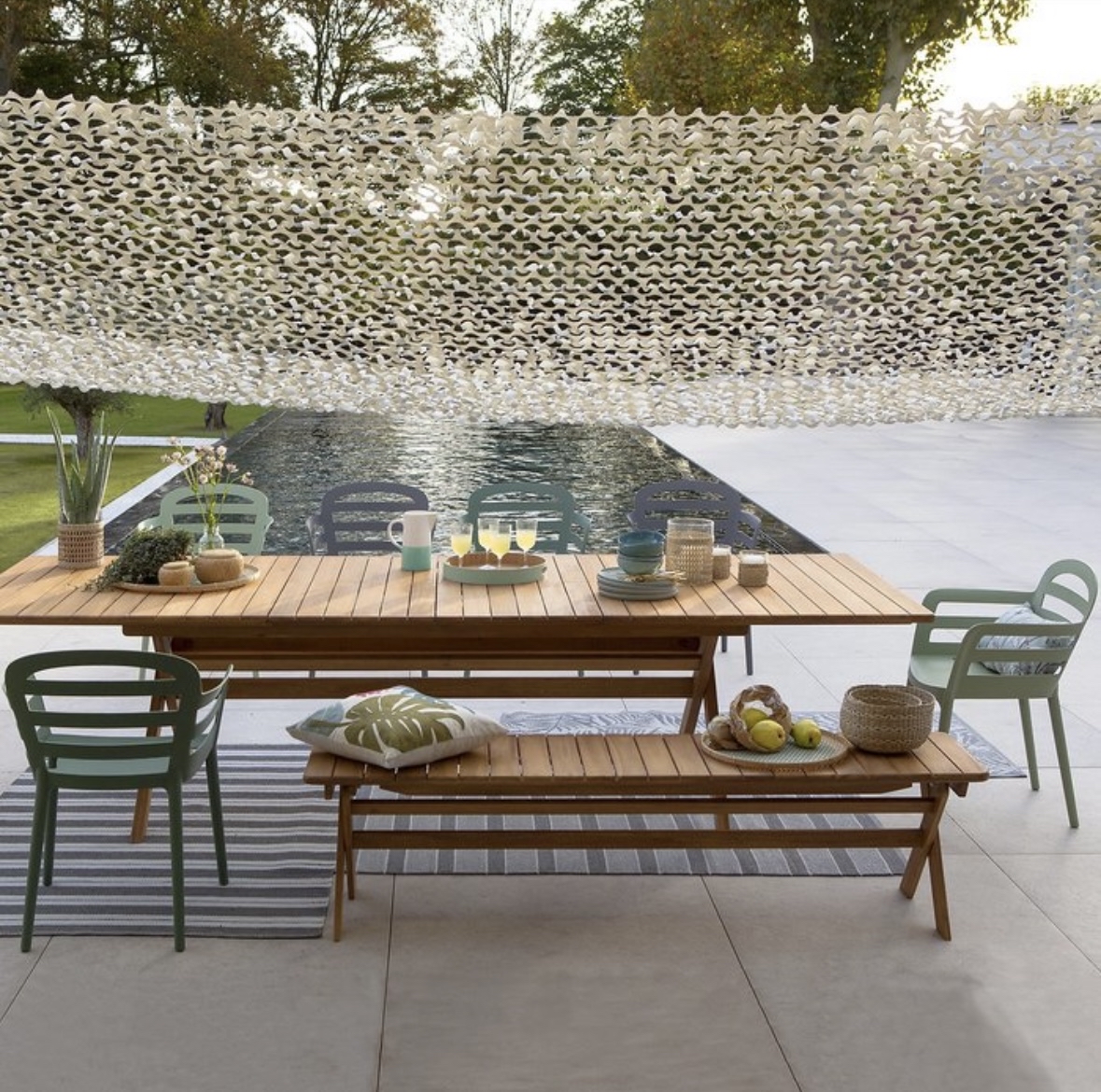 Garden party table 8-12 guests