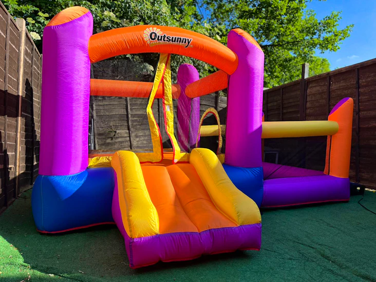Kids bouncy castle