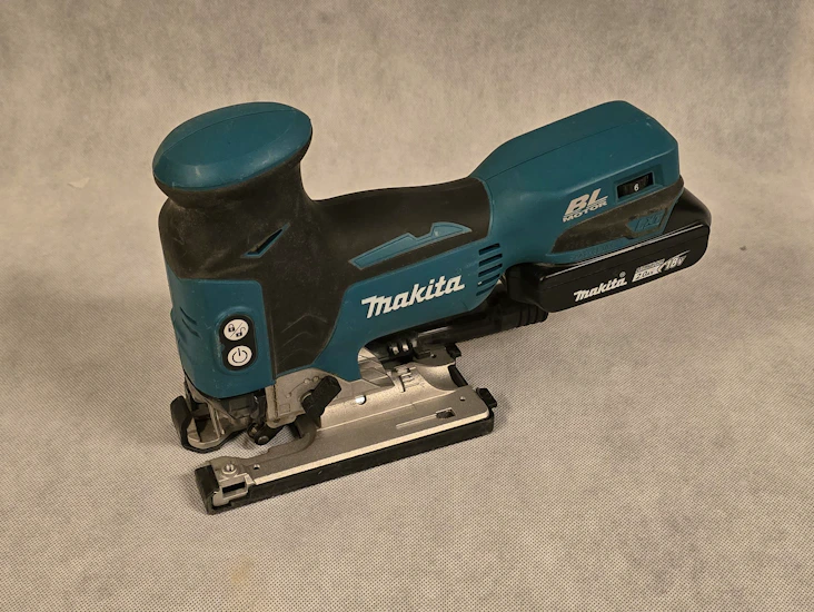 Makita stikksag 18v (djv181)