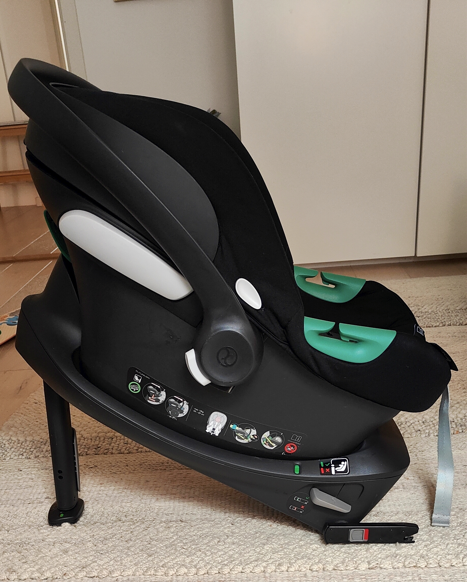 Cybex aton b2 i-size car seat with isofix base (max 13 kg)