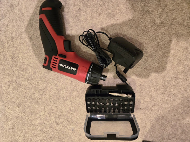 Diy / car repair type electrical screwdriver