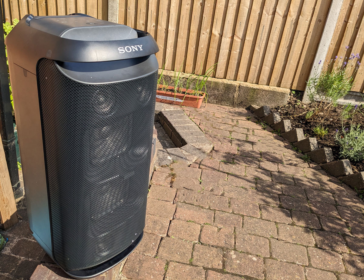 Sony xv800 portable party speaker with bluetooth and built-in wheels