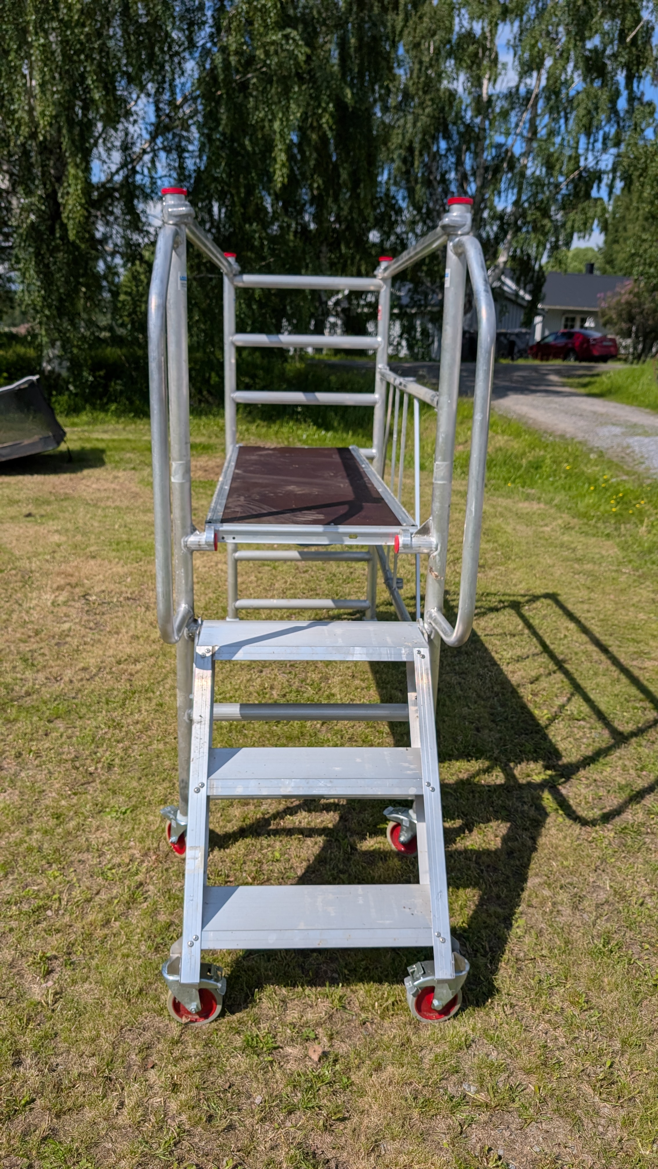 Jumbo tower scaffold system 