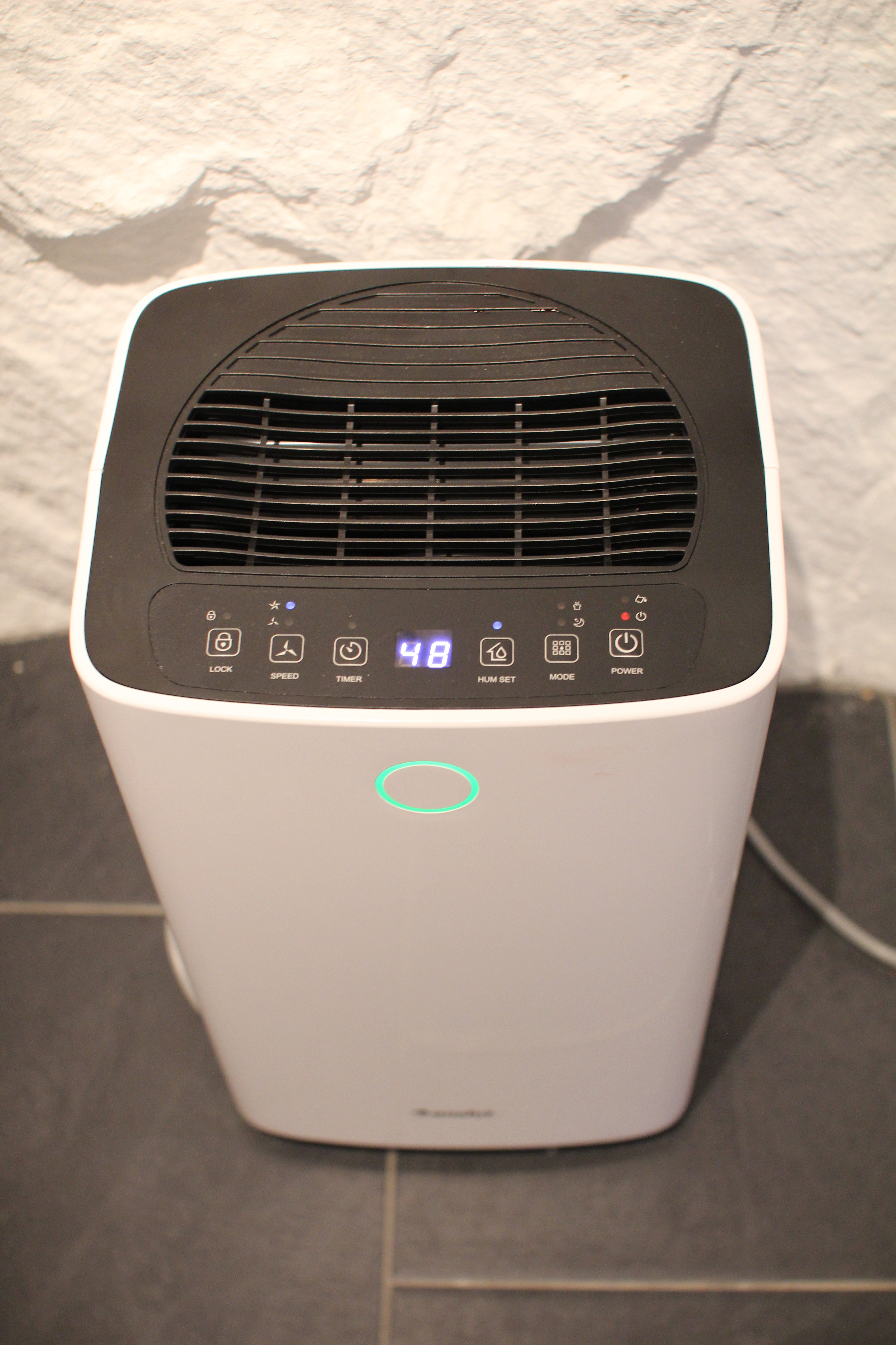 Avfuktare 12l/dygn – perfekt för källare, badrum & torkning