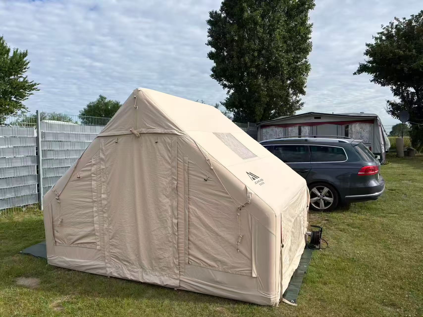 Smidigt glampingtält 1–4 pers – perfekt för camping eller festivalen