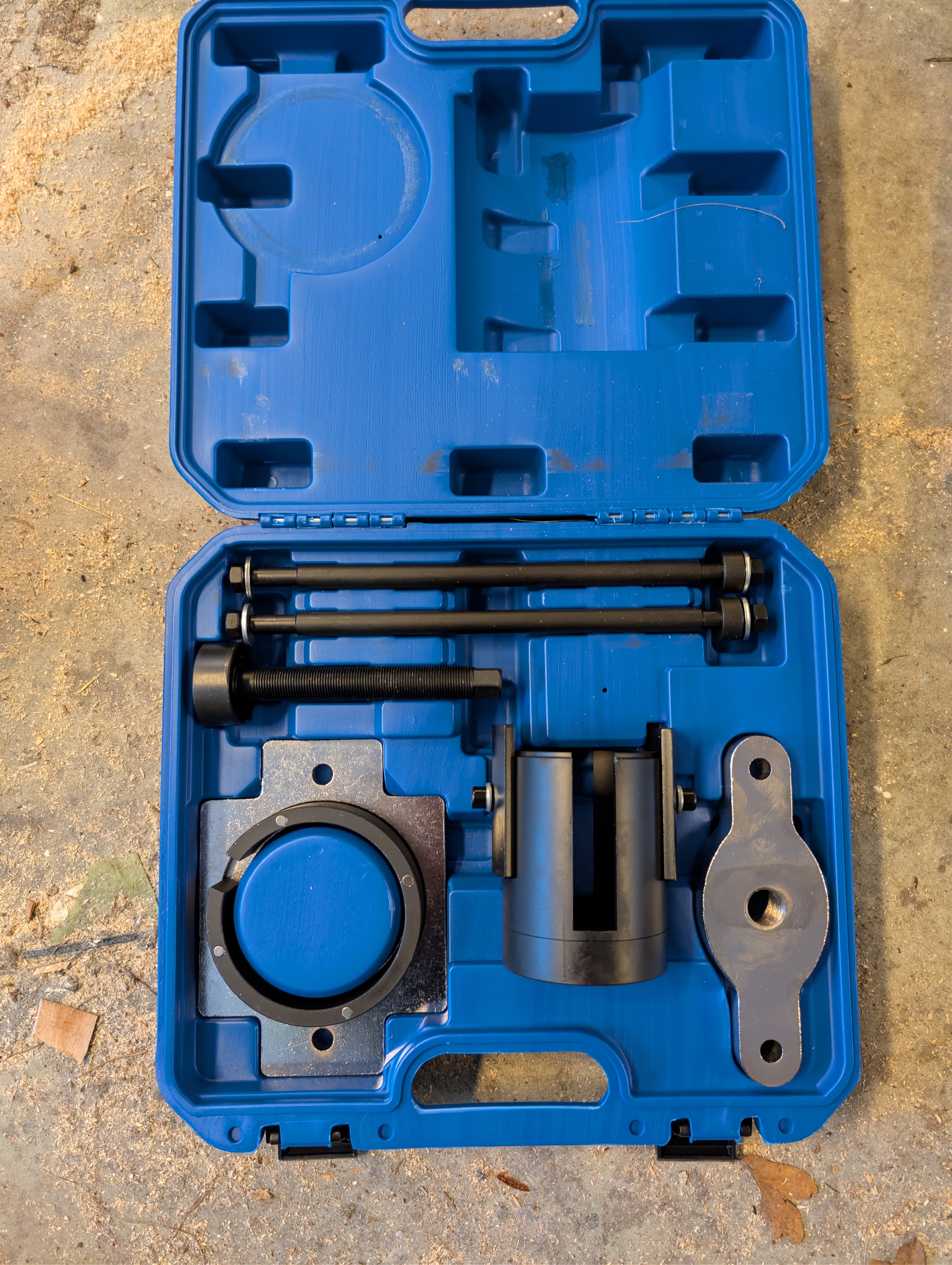 Verktyg för bakrebärarmabussning volvo