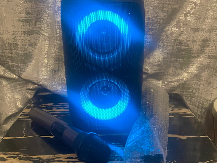 Karaoke microphone & speaker