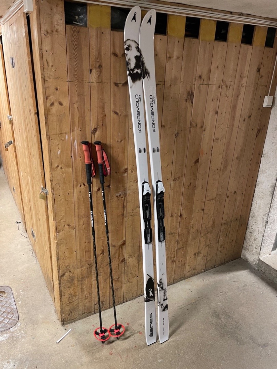 Åsnes kongsvold 210 cm med staver
