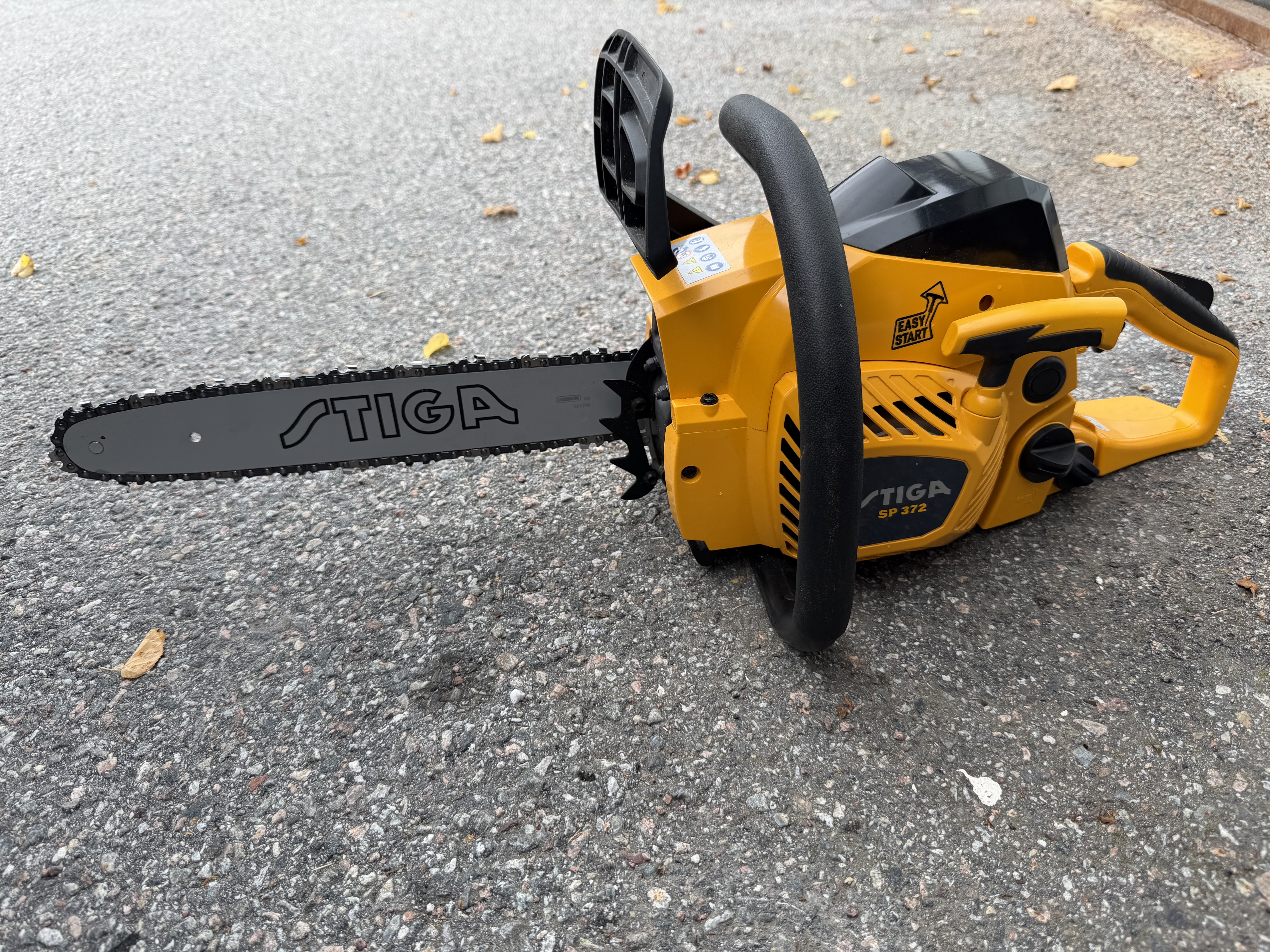 Liten smidig motorsåg