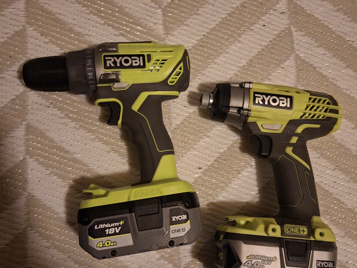 Borrskruvdragare och skruvdragare