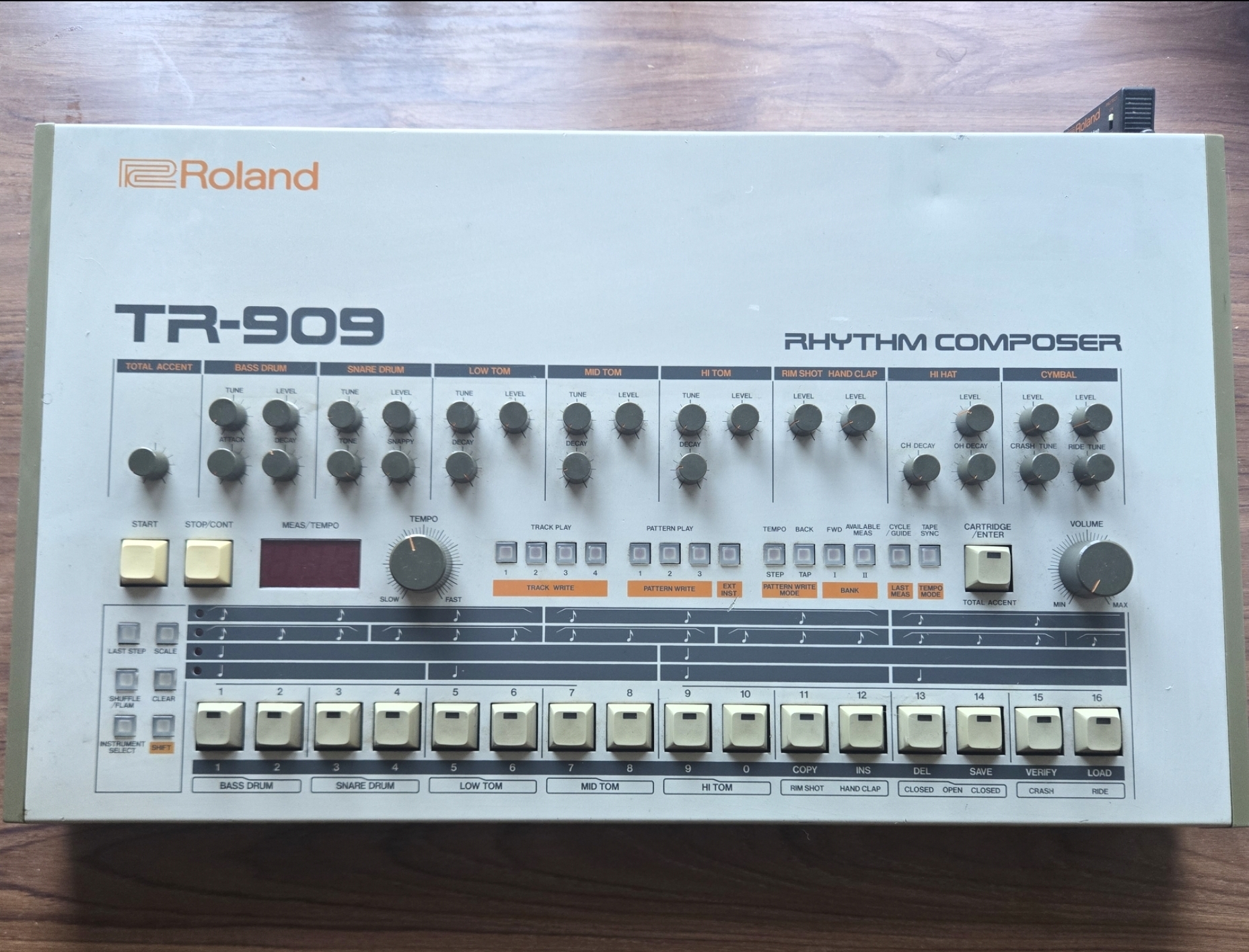 Trummaskin roland tr-909 original