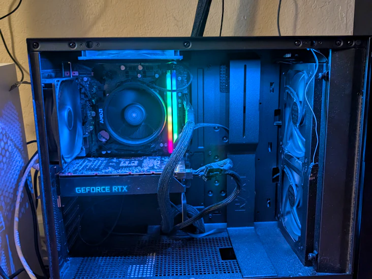 Gaming pc with ryzen 5600x and geforce 3070