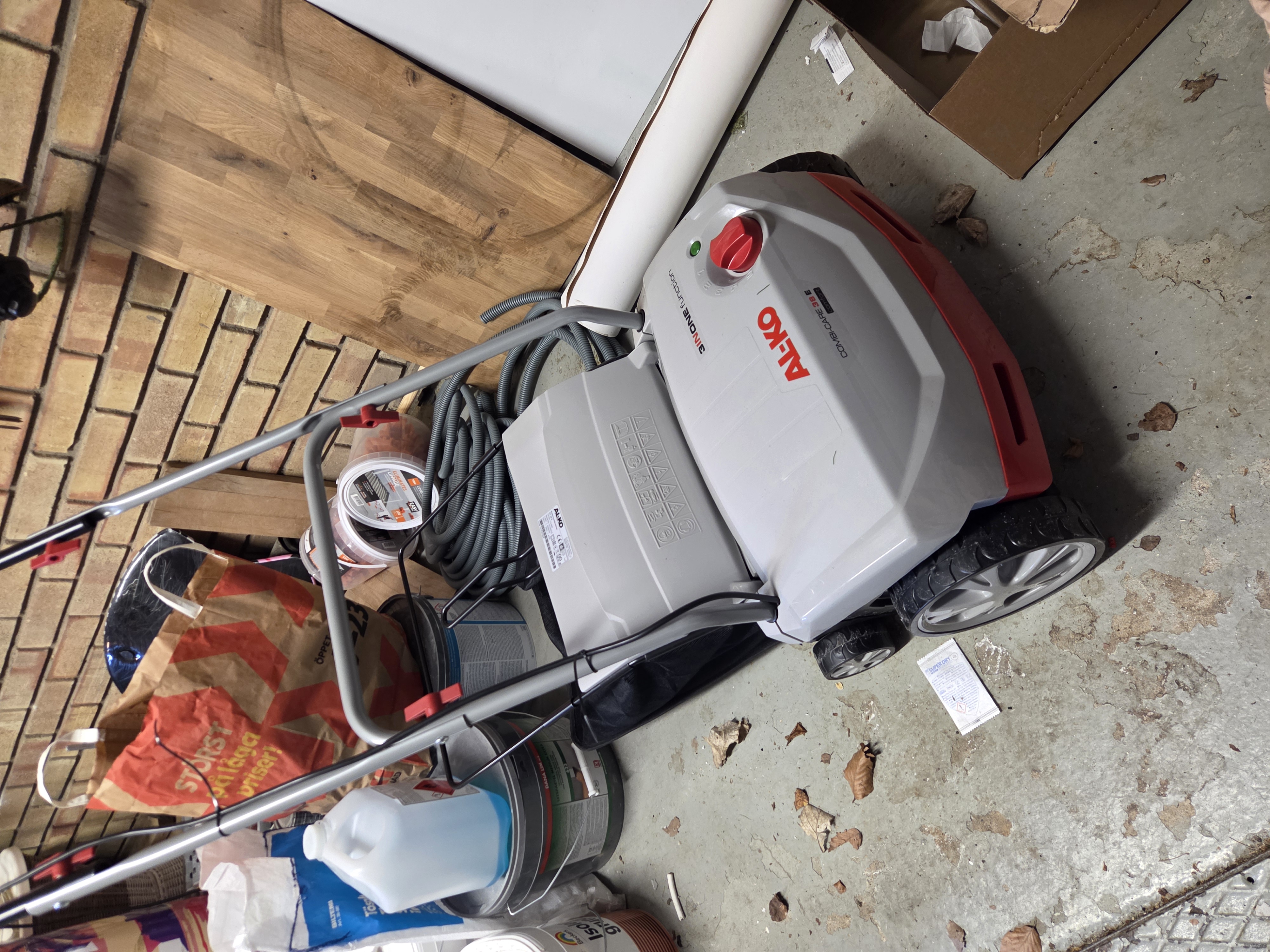 Alko 38e combicare vertikalskärare och luftare