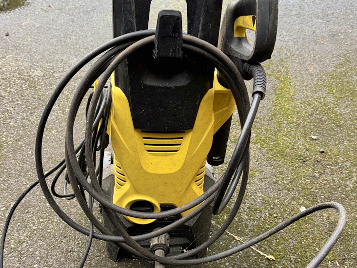 Högtryckstvätt kärcher k3 – perfekt för altan, fasad och bil!