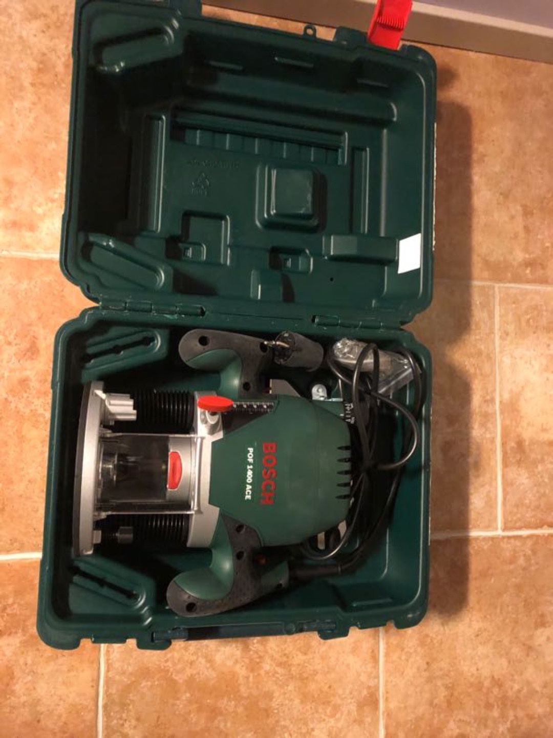 Handöverfräs bosch pof 1400 ace