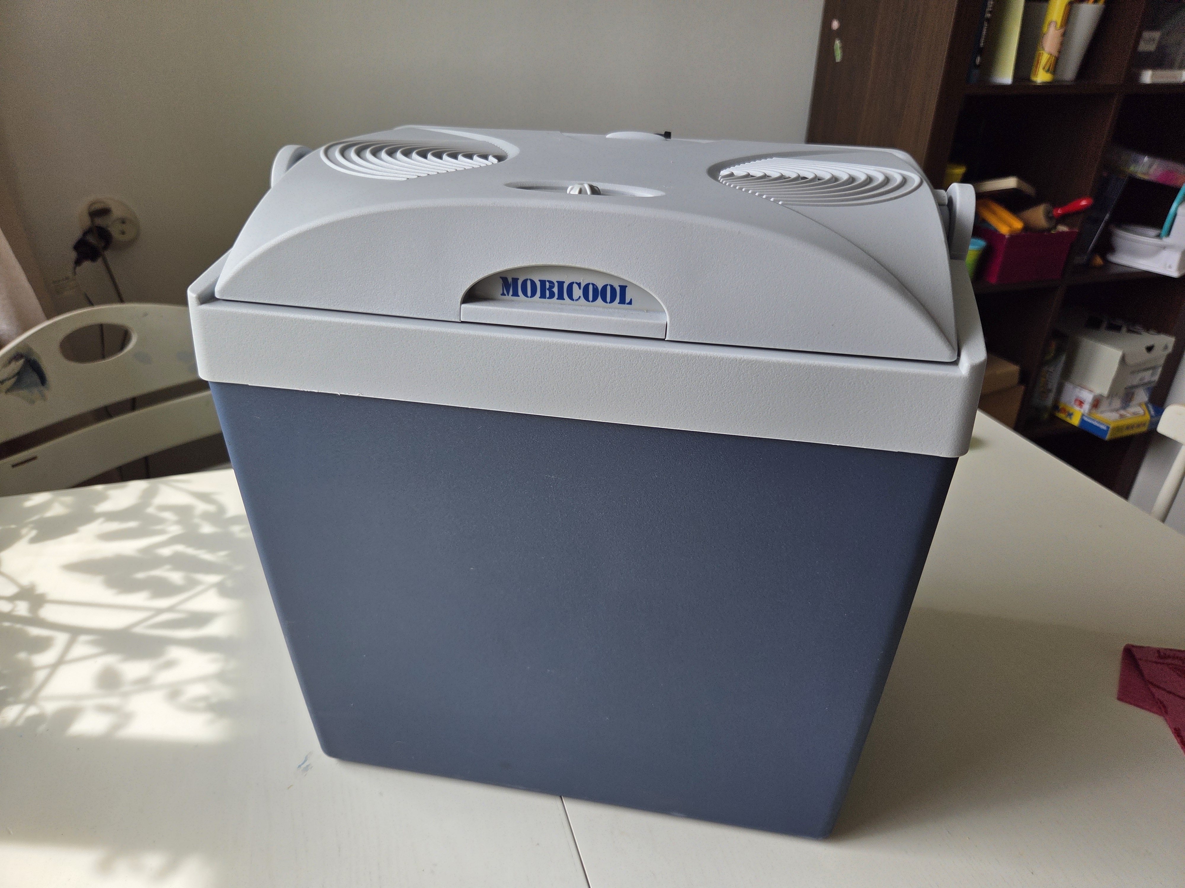 Kylbox 25 l till bil eller vägguttag